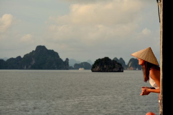 Discover Halong bay - a world natural heritage