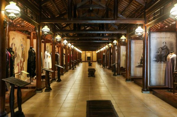 Discover the city of Hue