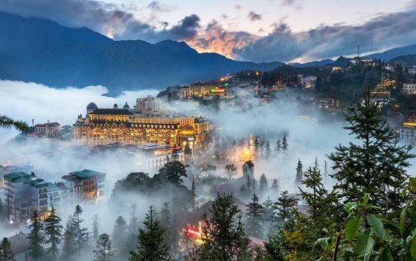 Sapa tour by train with Bac Ha market & villages